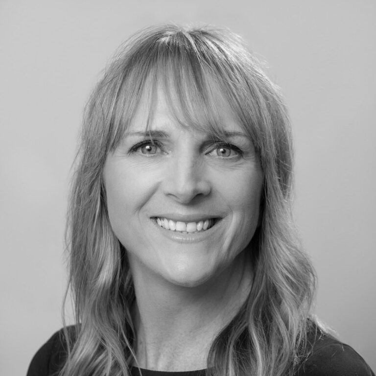 Niamh Mooney, Office Manager / Legal Executive